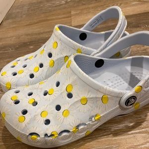 CROCS daisy 🌼 worn 4-5x